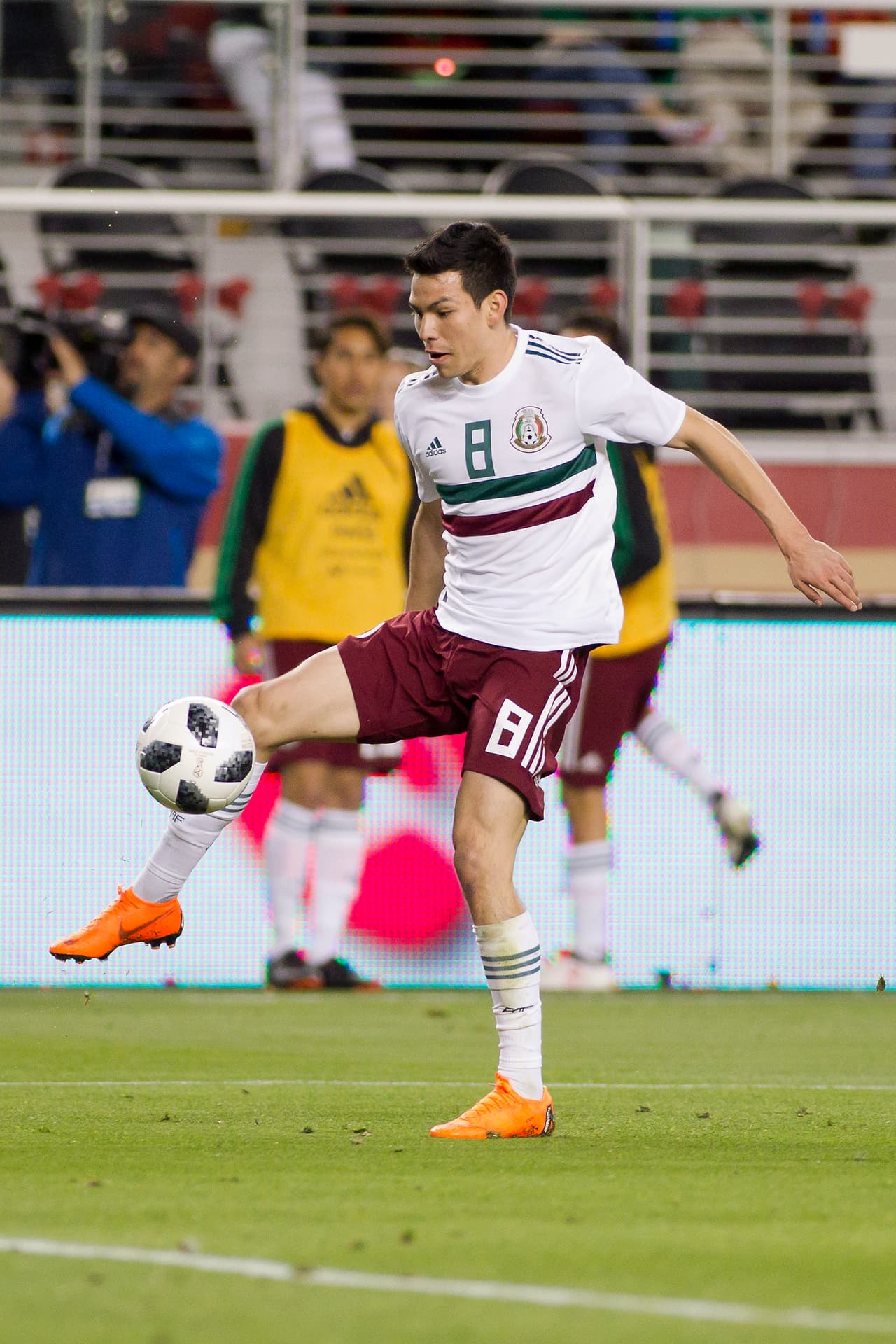 <b>Delantero: </b>Hirving Lozano