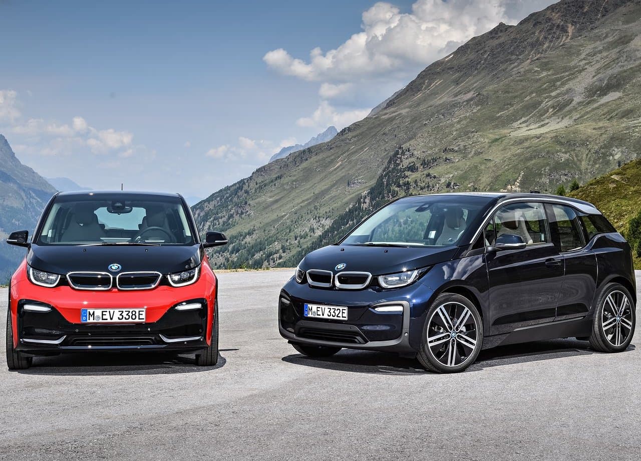 Para la temporada de fiestas, BMW ofrece hasta $4,500 de crédito en vehículos seleccionados. En el caso del BMW i3 2019, éste puede ser adquirido con un 0% de interés por hasta 60 meses. En otros modelos, la mayoría de las tasas de interés de BMW Financials rondan el 3.35%.
<br>
<br>En imagen: BMW i3 2019
<br>
