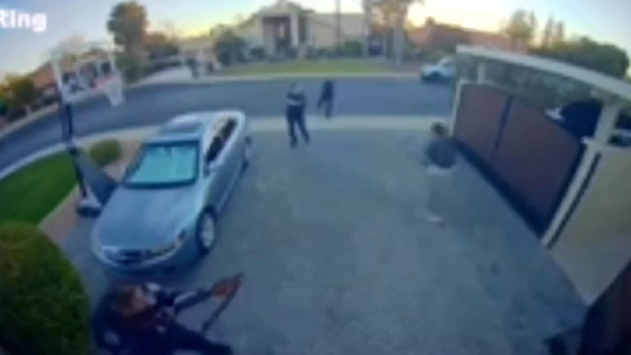 Policía en Arizona mata a un hombre armado con una herramienta de metal, todo quedó registrado en video