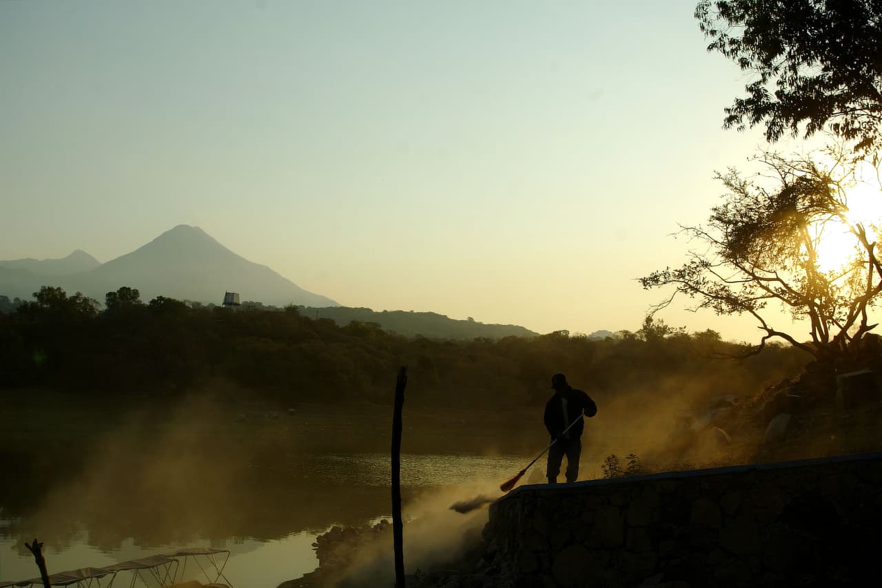 <b>Colima.</b> Se suma a la lista de estados en los que mejor no poner un pie, debido a la delincuencia y la actividad de pandillas. Los empleados solo tienen permitido viajar a la ciudad de Colima y el turístico puerto de Manzanillo. Se recomienda viajar en avión y solo visitar las zonas destinadas a turistas.