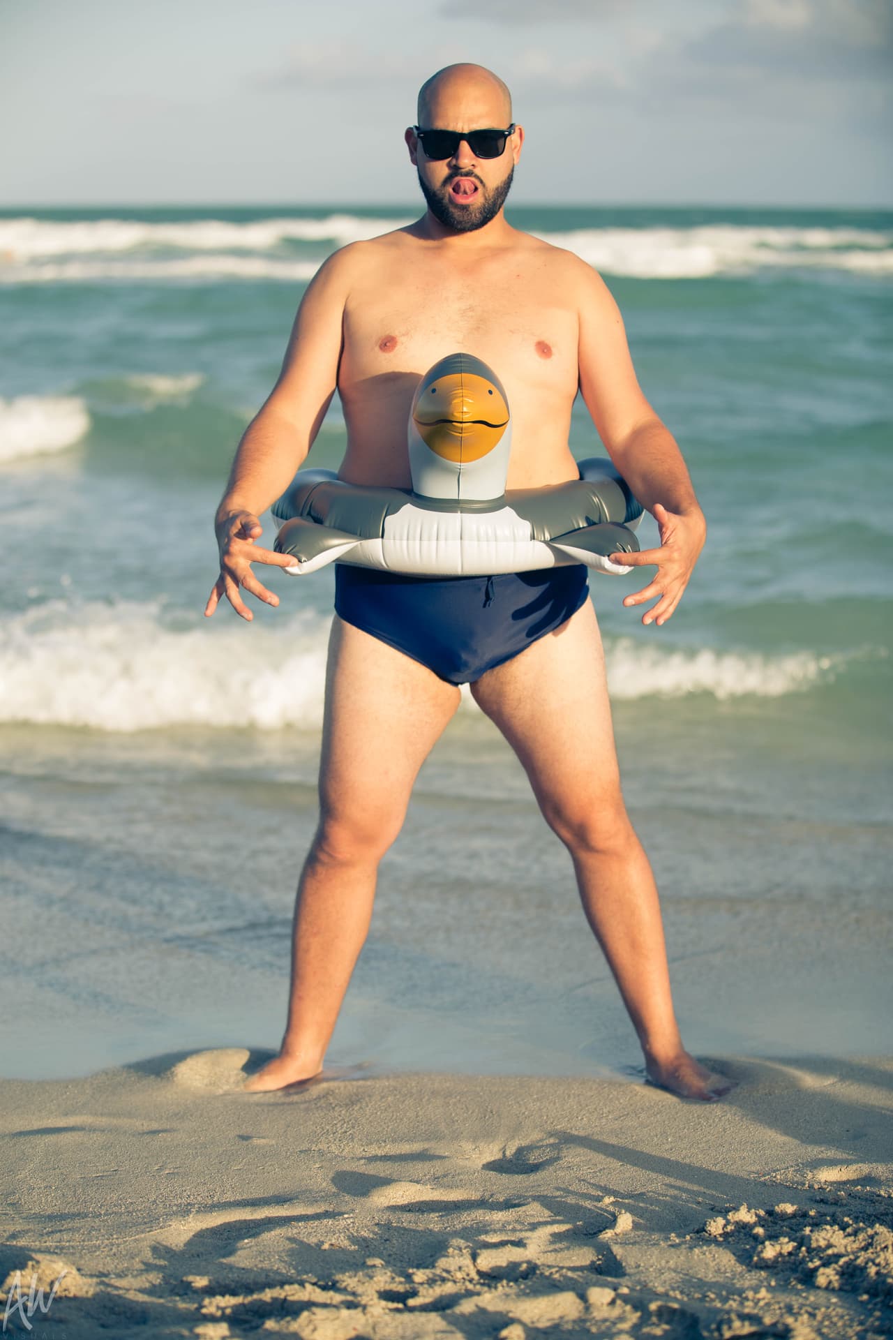 Miren esa seriedad en sus poses. ¡Galán!