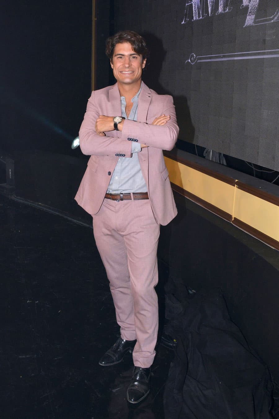 Alex Sirvent es otro de los guapos que deleitará las pupilas de las mujeres.