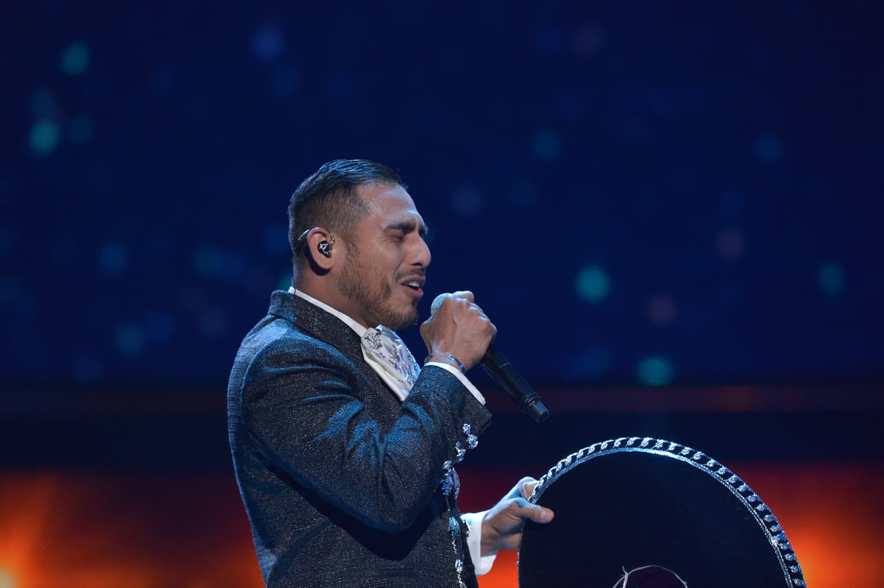 El norteño arrancó suspiros entre sus enamoradas fans. ¿Quién no se derrite cuando el músico esboza su particular sonrisa?