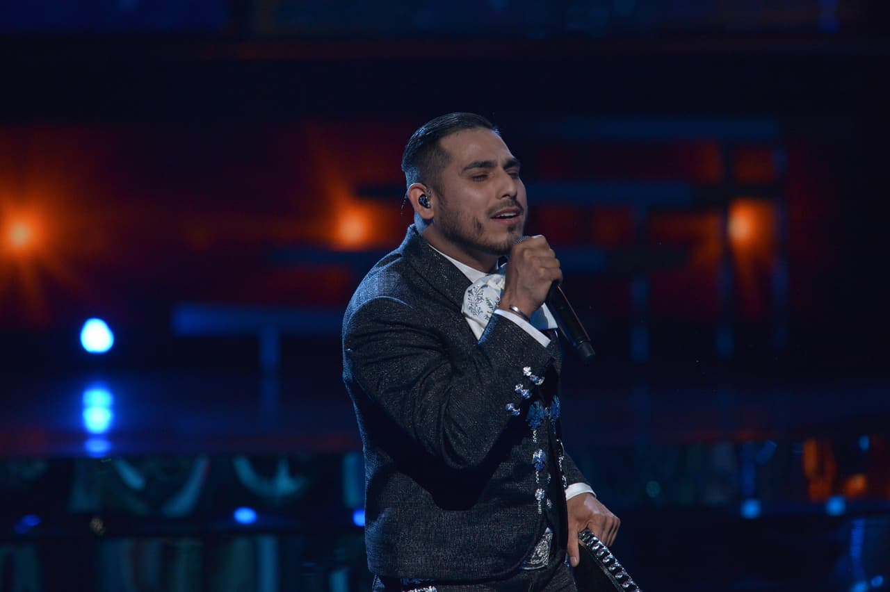 Fue precisamente con la agrupación Mariachi Sol de México que el cantante participó.