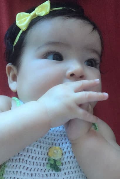 Pero ella no es la única que cuida a esta belleza, en estos momentos también cuenta con la asesoría de la mejor amiga de su mamá.