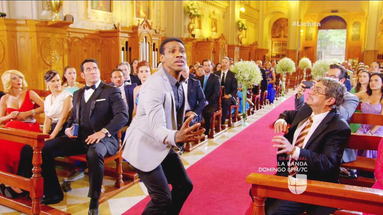 ¡Ohhh! ¡Espera! Kenny, el novio de Alex interrumpió la boda.