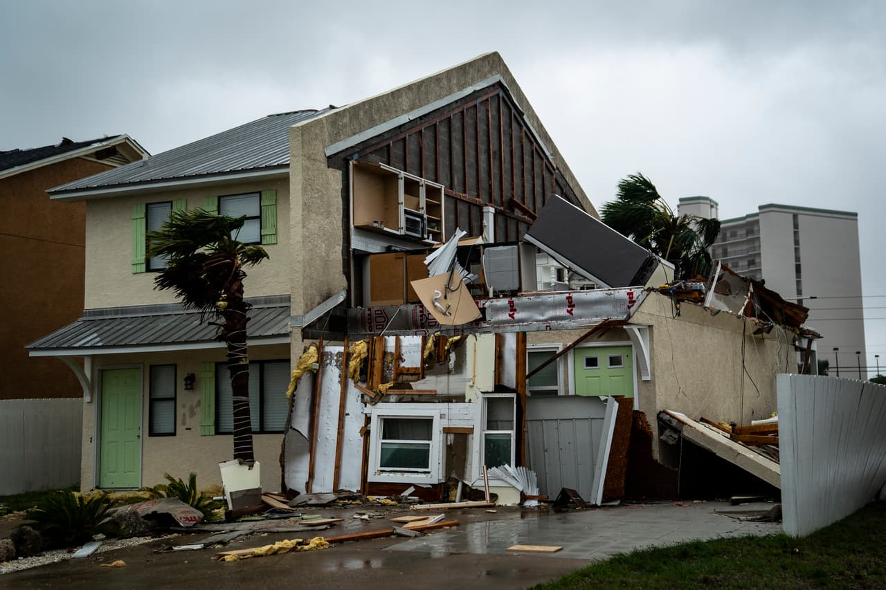 Los restos de una casa destrozada por Michael en Panama City.