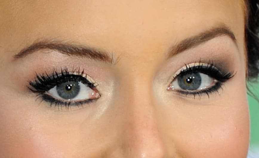 Si ya te habías enamorado, te retamos a que adivines de quién son estos ojitos grises que le quitan el sueño a miles de galanes.