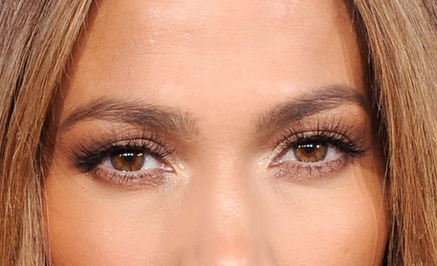 Te damos una pista... es una chica del Bronx, y en Latin GRAMMY también fue la sensación. Si eres su fan, seguramente ya reconociste estos ojitos.