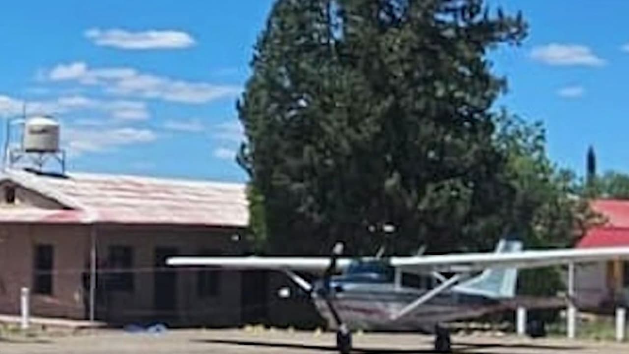 Disparan y matan a dos pilotos tras aterrizar en aeródromo de México