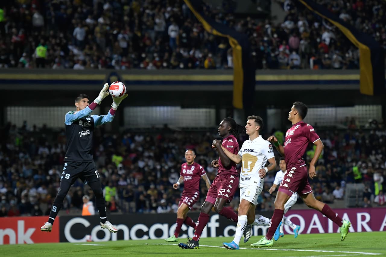 De la mano de Juan Dinenno, Pumas golea 4-1 al Saprissa, cierran la serie y aseguran su boleto a los cuartos de final de la Concacaf Liga de Campeones.