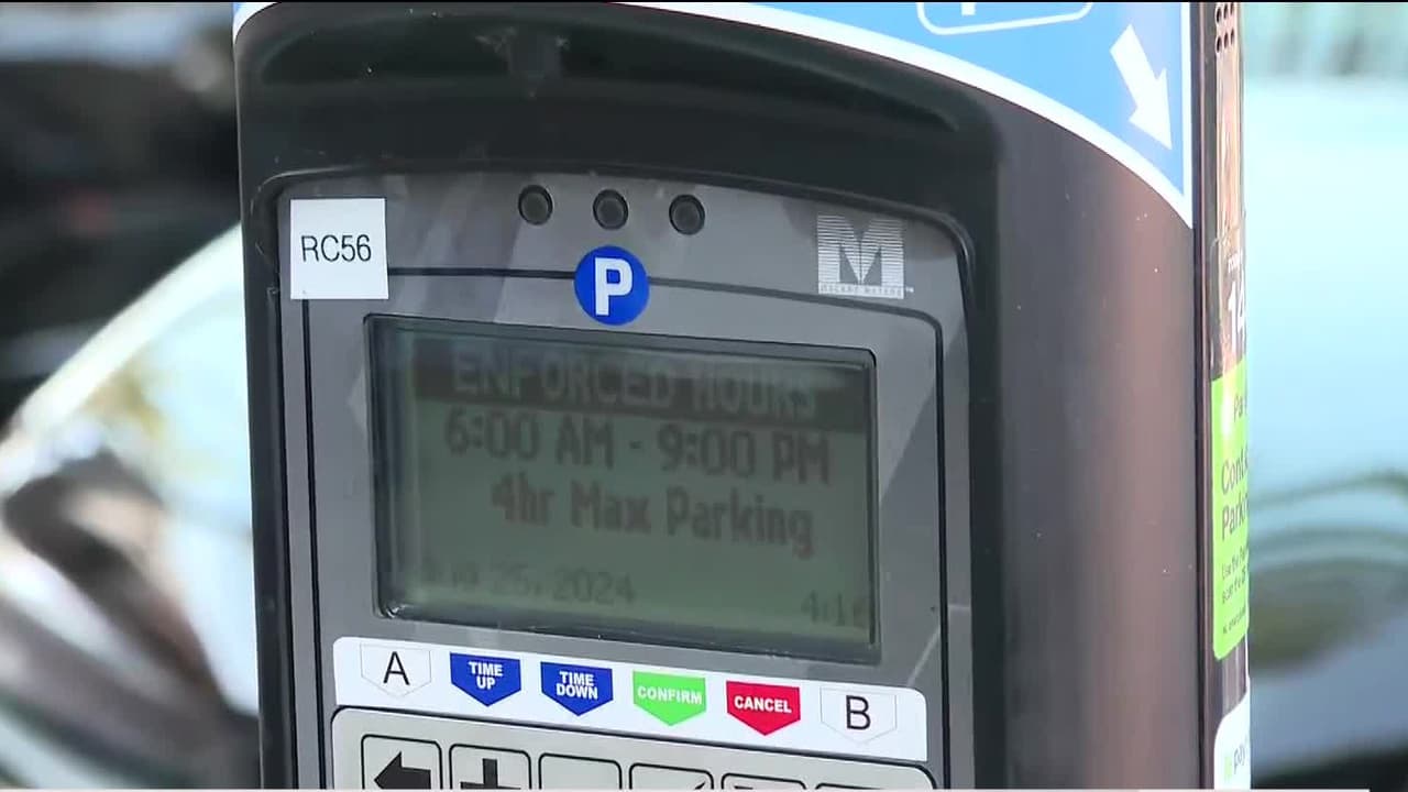 <h2 class="cms-H2-H2"><b>Estafa con falsos códigos QR en parquímetros:</b> </h2>
<br>
<br>La ciudad de 
<b>Redondo Beach </b>alertó a los residentes y visitantes sobre una e
<b>stafa reciente que involucra códigos QR fraudulentos colocados en parquímetros</b> a lo largo de las áreas de Esplanade y Riviera Village, los cuales redirigen a las personas a un sitio web fraudulento que no está afiliado a la ciudad ni a su sistema oficial de parquímetros.
<br>