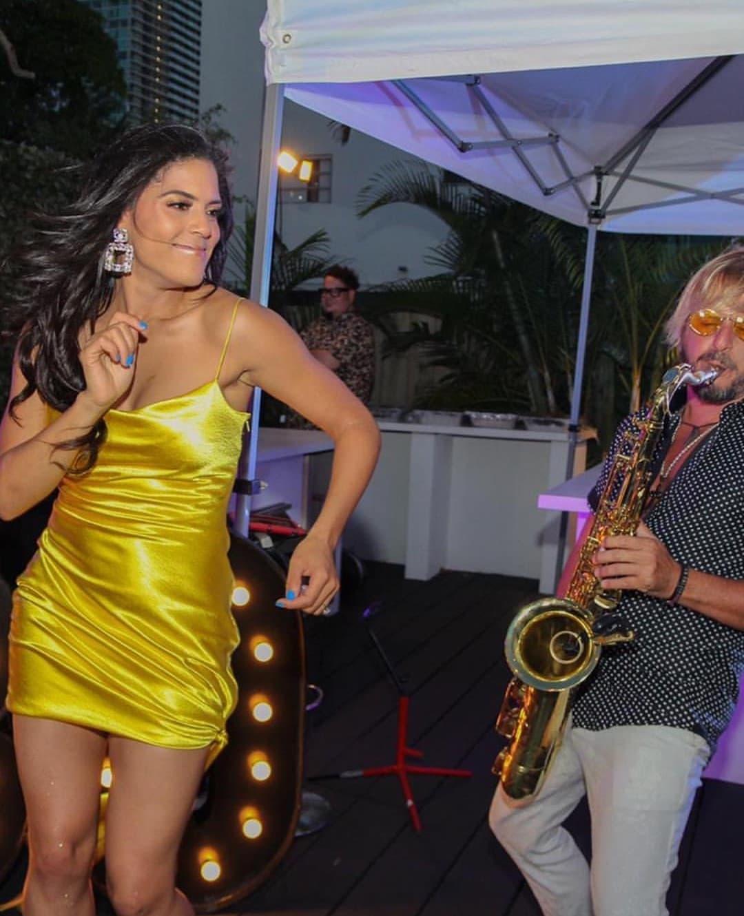 A Francisca le gusta divertirse, tiene alma fiestera, por lo que también agregó que en su despedida tiene que haber baile.