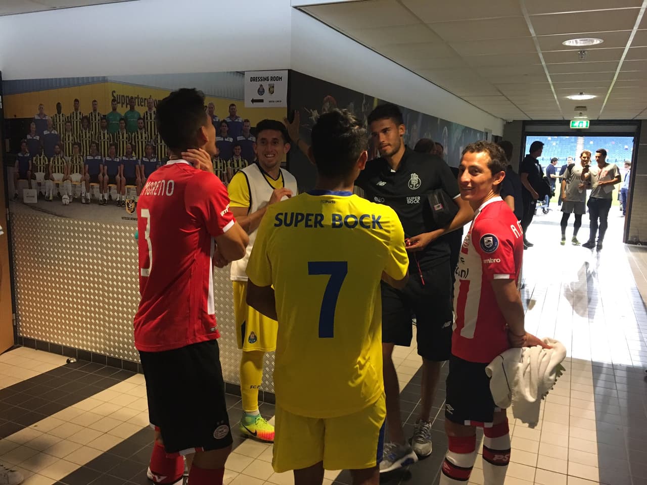 PSV le pegó 3-0 al Porto en amistoso plagado de jugadores mexicanos