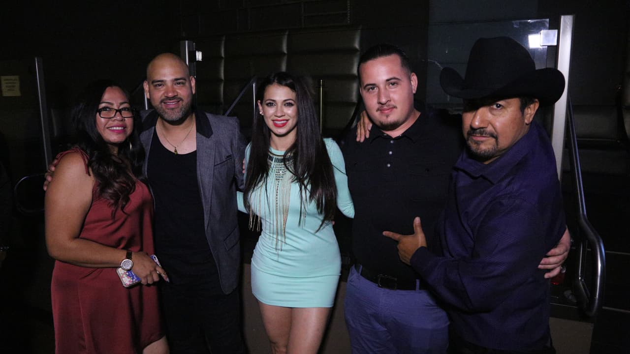 Una noche inolvidable con Raúl 'El Pelón', Carla Medrano y El Feo en Xalos Event Center.