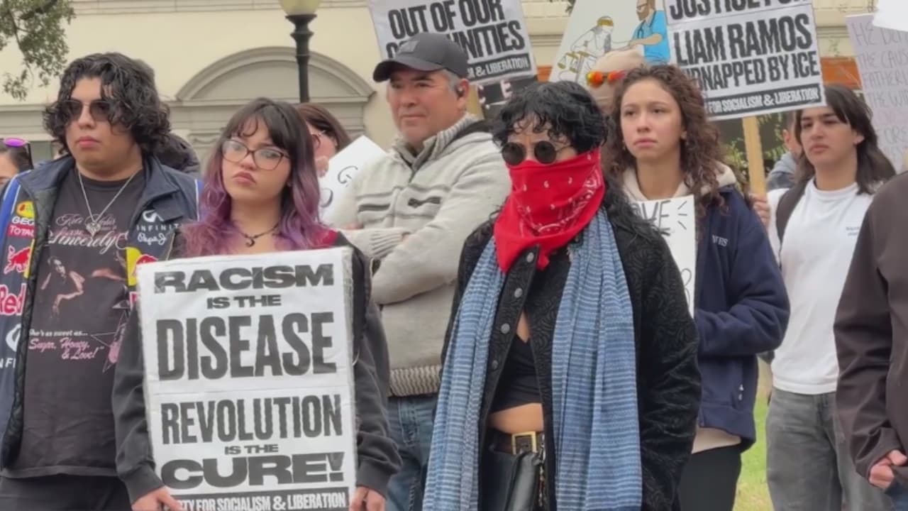 Residentes de San Antonio se unen a la jornada de protestas masiva en contra de ICE