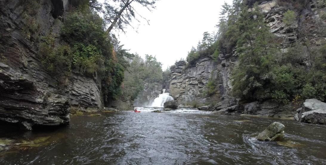 <b>Explora una de las maravillas naturales del estado</b>. Carolina del Norte cuenta con destinos considerados 
<b><a href="https://www.univision.com/local/north-carolina-wuvc/las-maravillas-naturales-de-carolina-del-norte-fotos">maravillas naturales y que puedes visitar en el invierno</a></b>.
