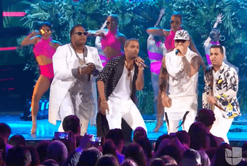 Wisin contó en Premio Lo Nuestro con lo que necesita, sus amigos.