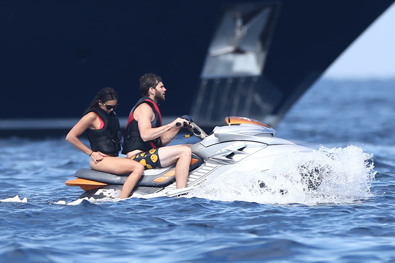 Además de la excelente compañía de su guapo novio, Austin Stowell.