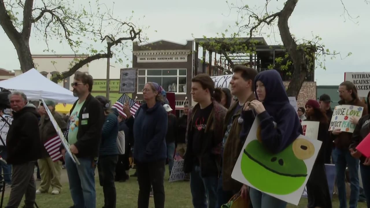Dallas vive protestas No Kings con fuerte presencia ciudadana