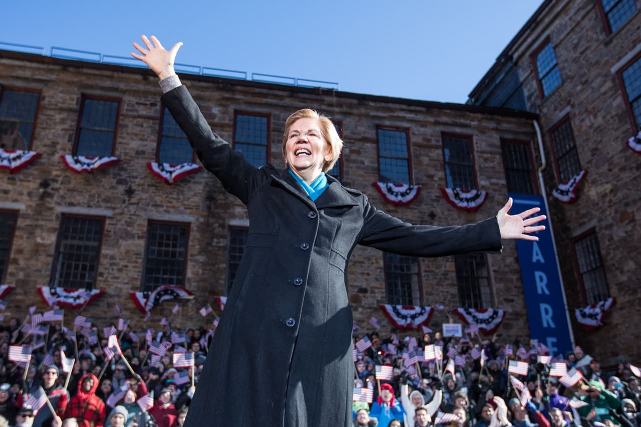 <b>En la carrera presidencial.</b> La senadora demócrata Elizabeth Warren
<a href="https://www.univision.com/noticias/politica/la-senadora-elizabeth-warren-lanza-su-campana-para-ser-la-candidata-democrata-en-las-presidenciales-de-2020"> lanzó oficialmente su campaña para ser la candidata demócrata en las presidenciales de 2020</a>. La legisladora de Massachusetts, una de las voces más críticas contra el presidente Trump, sumó su nombre al nutrido número de candidatos por el Partido Demócrata que ha dado el paso para llegar a la Casa Blanca. 
<b>9 de febrero de 2018. </b>