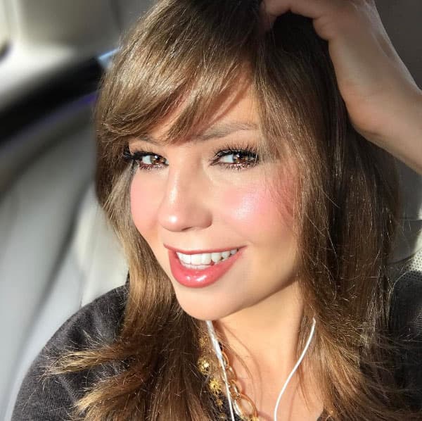 Thalía sigue igual de guapa, ahora está casada y tiene dos hermosos hijos. Aunque se ha alejado de la actuación, en la música y en los negocios sigue vigente.