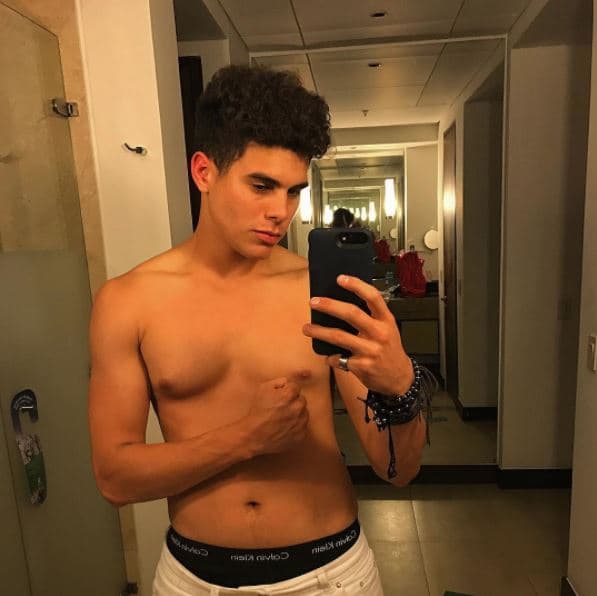 Los jóvenes ganadores de la primera temporada de "La Banda" han demostrado que no sólo saben cantar y bailar bien, sino verse bien. Zabdiel de Jesús ha deleitado a sus seguidores con fotografías con poca ropa.