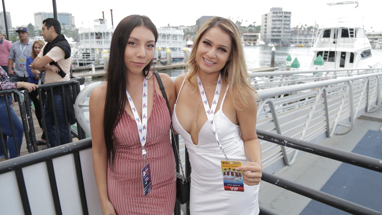 Raúl 'El Pelón', Carla Medrano y El Feo premiaron a sus oyentes con una noche inolvidable al lado de Calibre 50 en un bote privado.