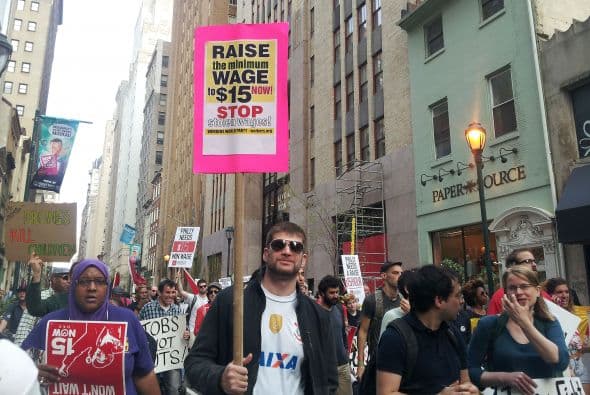 ¿Subirá el salario mínimo con Biden a $15 por hora? Estos son los obstáculos a los que se enfrenta