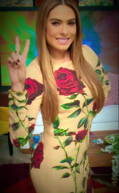 ¡La primavera está cerca! Es momento de sacar los colores llenos de luz y estampados florales.