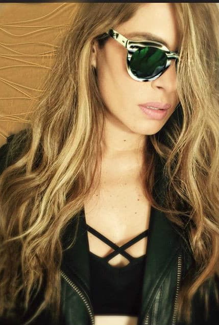 Utiliza corrector para resaltar las partes finas de tu cara y luzcas un maquillaje muy natural.