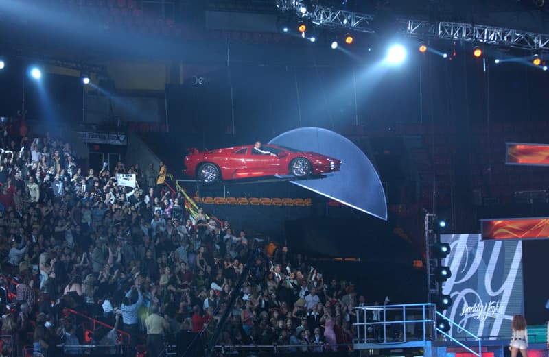 La primera vez que Daddy Yankee apareció en Premio Lo Nuestro fue en 2005, con un espectacular debut sobre el escenario.