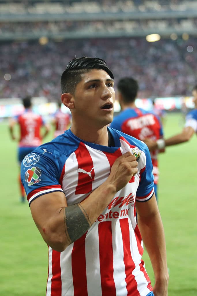Saliendo del mundo del espectáculo y pasando a los deportes, en 2016 cuatro hombres armados secuestraron al famoso futbolista 
<b>Alan Pulido</b>, en Ciudad Victoria, Tamaulipas.