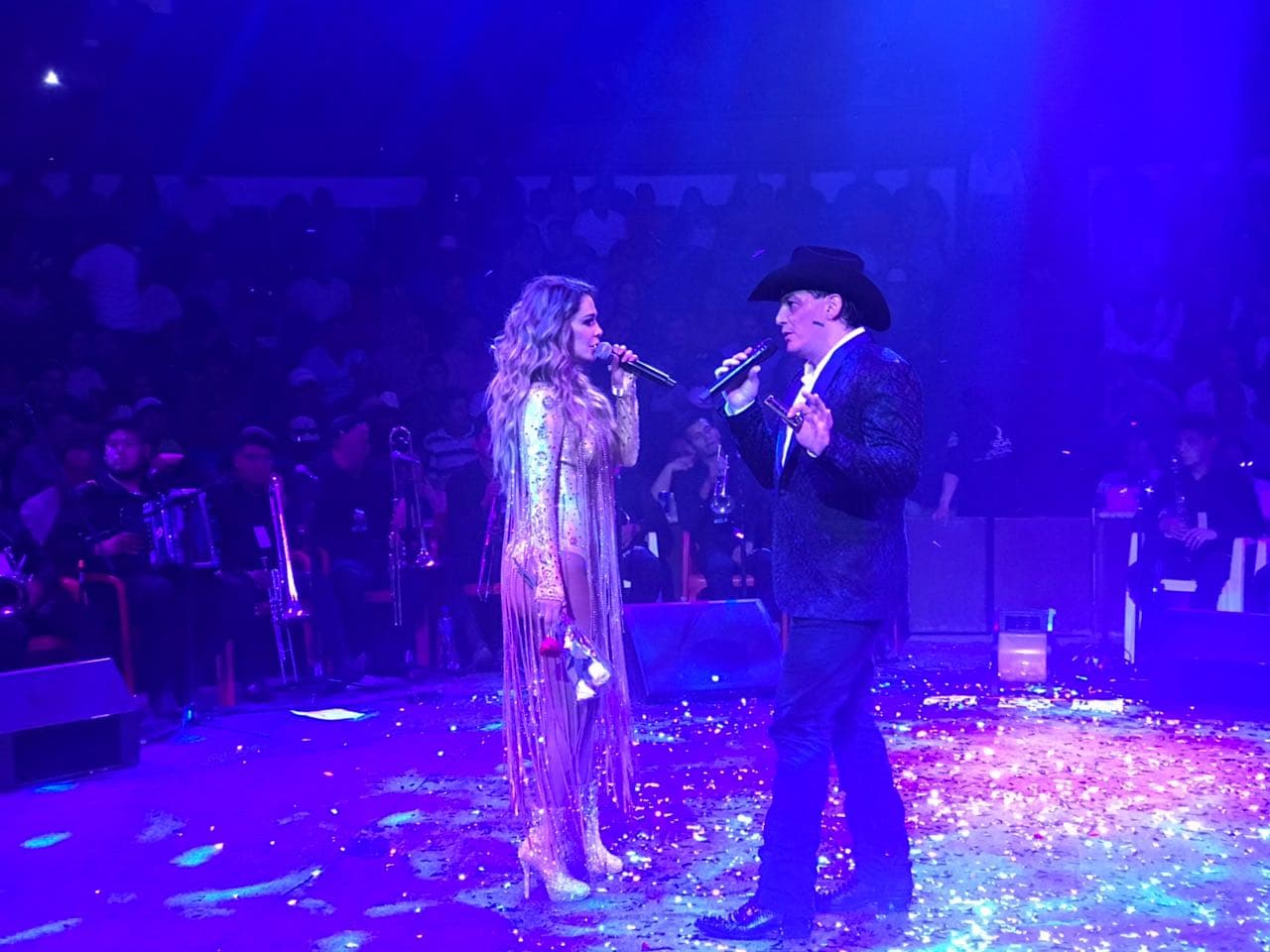 Entre las canciones que interpretaron juntos destacaron: 'La pareja ideal', 'Callados' y 'Tatuajes', temas de amor y desamor que les va muy bien a los dos, luego de la romántica y tormentosa relación que tuvieron hace algunos años.