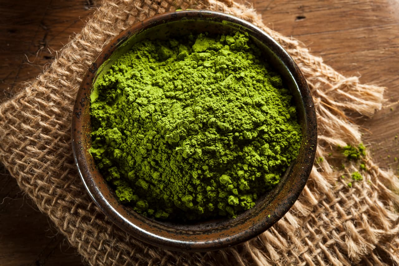 El té matcha es un té de alta calidad, es rico en nutrientes y proteínas y aún más en antioxidantes a comparación del té verde convencional.