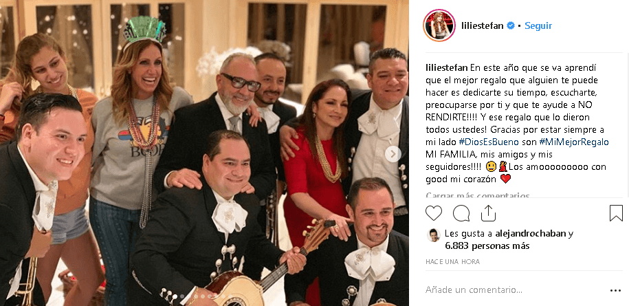 En su cuenta de 
<b><a href="https://www.instagram.com/liliestefan/" target="_blank">Instagram, Lili Estefan</a></b> compartió el festejo con sus 2.6 millones de seguidores. Junto al video y las fotos, 'la Flaca' comentó: "En este año que se va aprendí que el mejor regalo que alguien te puede hacer es dedicarte su tiempo, escucharte, preocuparse por ti y que te ayude a NO RENDIRTE!!!! Y ese regalo me lo dieron todos ustedes! Gracias por estar siempre a mi lado".