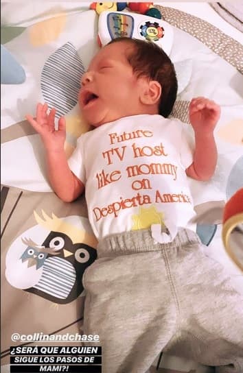 En cada oportunidad les regala a sus amigos, familia y seguidores imágenes del pequeño Cracco Chediak pero esta semana arrancó suspiros cuando publicó esta imagen donde luce un trajecito donde se declara futuro presentador de Despierta América.