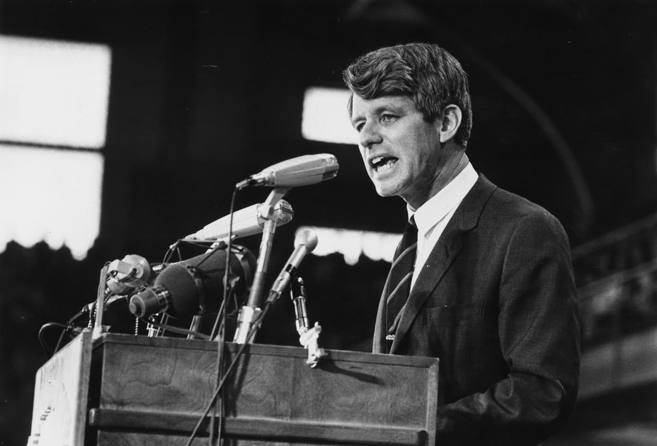 El senador Robert F. Kennedy, durante su campaña presidencial de 1968.