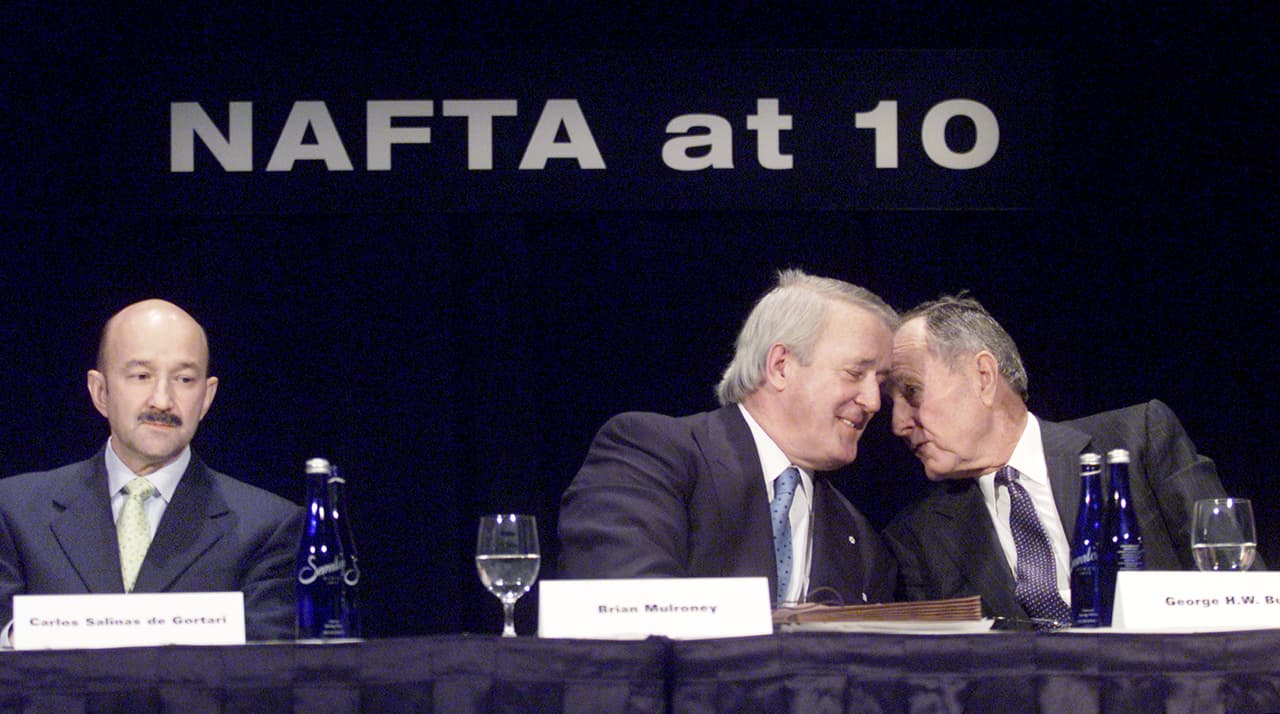 <b>La primera década.</b> Los expresidentes de Estados Unidos y México, Bush y Salinas de Gortari, se reunieron en Washington con el también ex primer ministro canadiense Brian Mulroney el 9 de diciembre de 2009. Los tres mandatarios originales que firmaron el acuerdo conmemoran los 10 años de su aplicación.