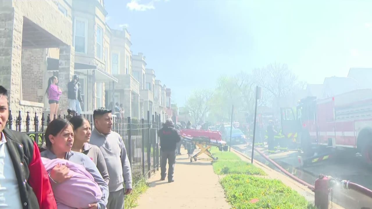 Otra familia ecuatoriana narró cómo enfrentó esa mañana inesperada. 
<br>
<br>“Cuando vimos el humo,
<b> nos quedamos en shock. Nada más salimos apurados</b> y no sabíamos nada más que eso”, contó Luis Emilio Toaquiza.