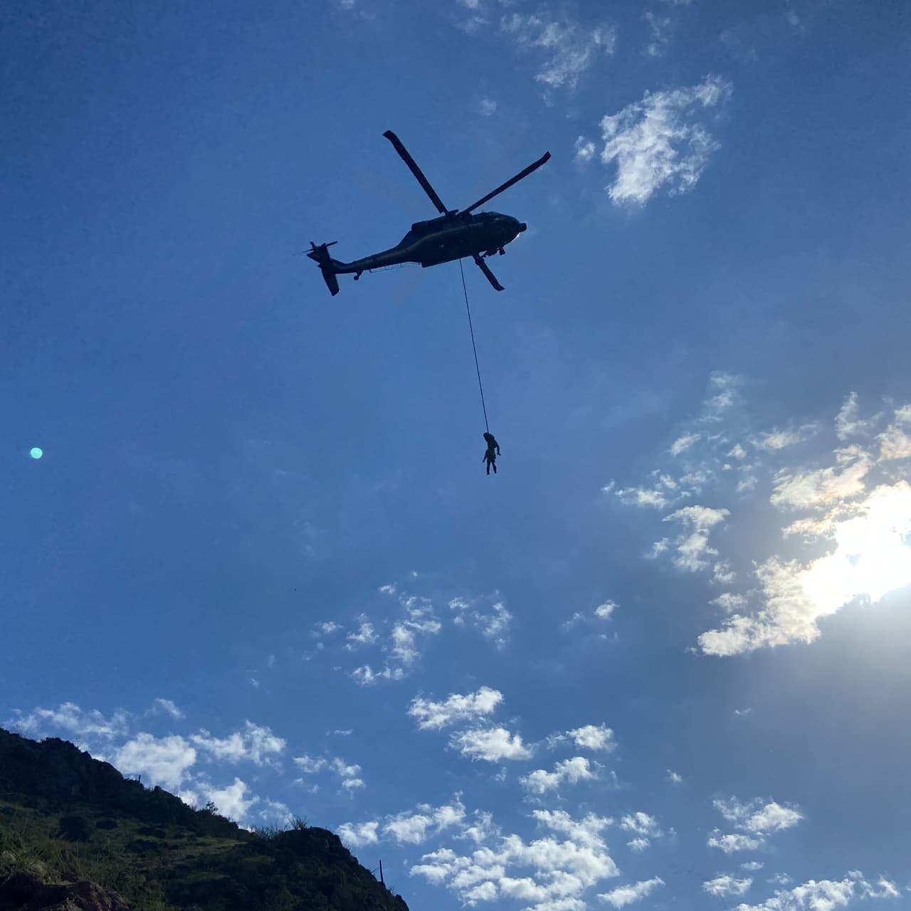 Las montañas Baboquivari es una de las rutas por las que los traficantes envían a los migrantes que cruzan por el desierto de Arizona.