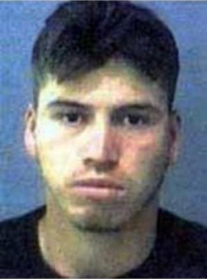 <h3 class="cms-H3-H3">Juan Carlos Mayorga</h3>
<br>
<br>Este prófugo, de entre 43 y 48 años, es buscado por el asesinato de un hombre en el condado de DeKalb, Georgia el 8 de julio de 2002. 
<br>
<br>La agencia cree que un ataque de celos de Mayorga provocó que se enfrentara con la víctima en una casa donde le disparó fatalmente con un rifle de asalto AK-47. 
<br>
<br>El FBi afirma que Mayorga tiene vínculos con el estado de Carolina del Norte y con Hidalgo, México.
<br>