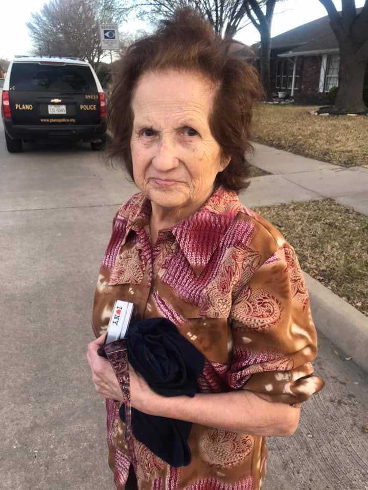 Reportera ayuda a mujer con Alzheimer’s perdida en Plano
