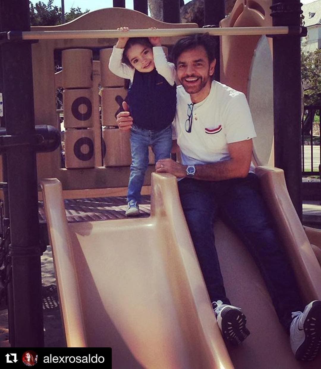 "Cuando creí que mi vida ya estaba completa, llegó Aitana a darme una nueva oportunidad de ser feliz y de ser un mejor ser humano", comentó el feliz papá al publicar esta imagen de su pequeña hija.