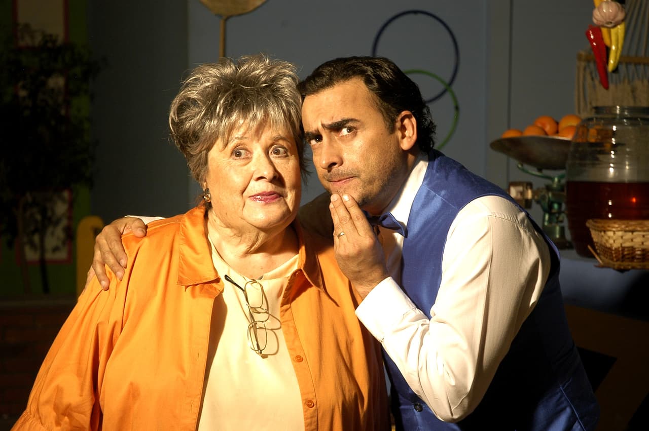 @AdalRamones: "Descanse en paz nuestra queridísima 
<b>Chachita</b> #
<b>ChachitaQDEP</b>".