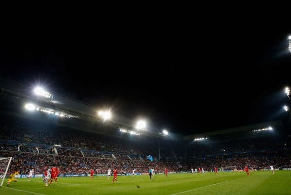 PSV  Eindhoven convierte su estadio en campo de golf