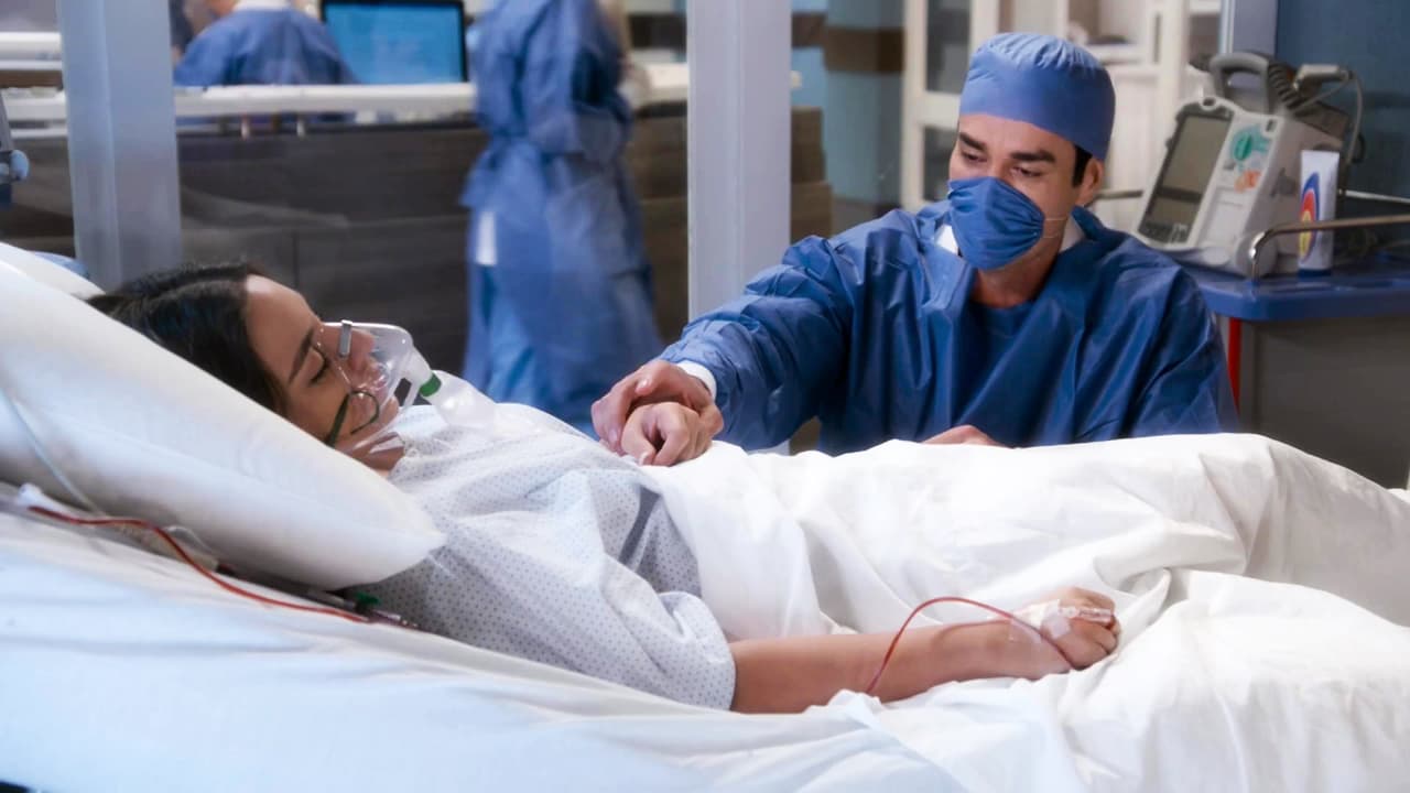 Para poder ser parte del proyecto, Ana Brenda tuvo que renunciar a la segunda temporada de la telenovela 'Por amar sin ley', por lo que su personaje Alejandra Ponce es asesinado en la trama.