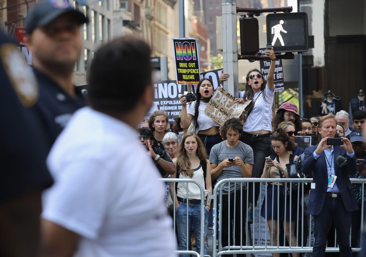Demócratas quieren votar ley para proteger a los dreamers en el Congreso antes del receso de Navidad