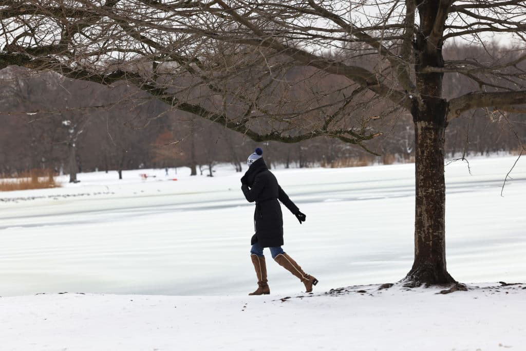 Alerta de lluvia helada y aguanieve en todo el centro del país en medio del frío polar