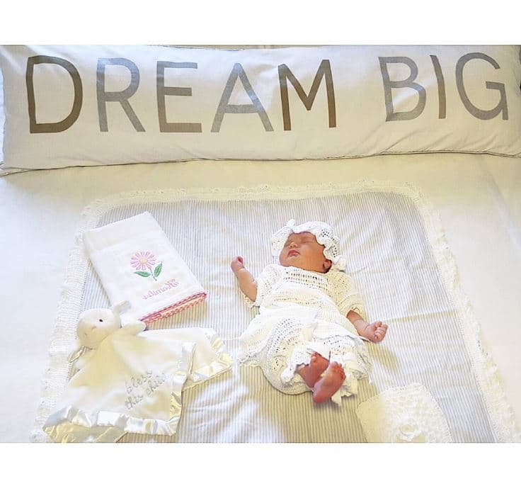 Al igual que su mami, quien ha logrado cumplir todos sus sueños, Kamilia goza de mensajes insipiracionales en su cuarto para que sepa que el que sueña en grande, alcanza sus metas.